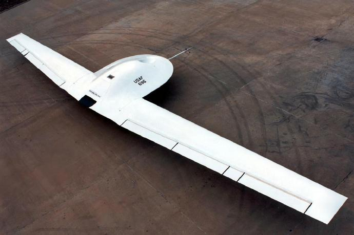 每天认识一件兵器 美国RQ-3“暗星”无人机RQ-3是波音公司和洛克希德·马丁公