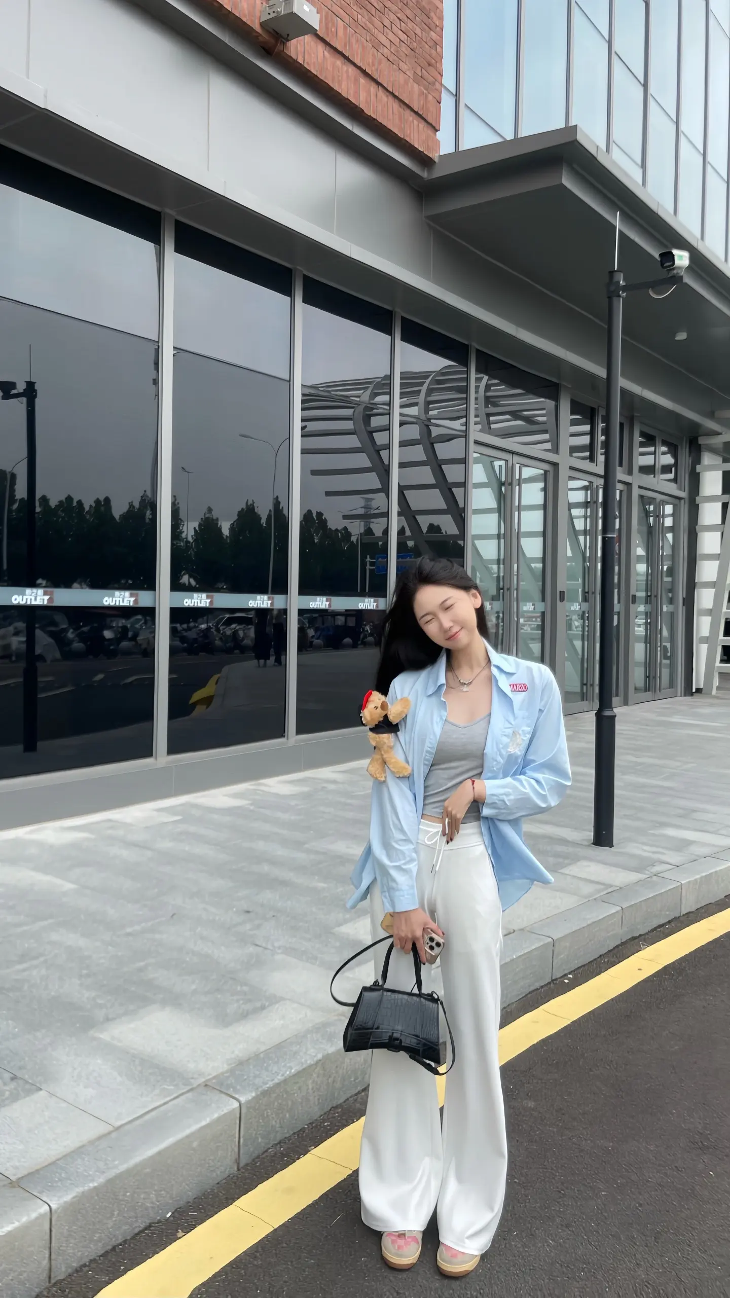 我完全 而绝对的 主持着我