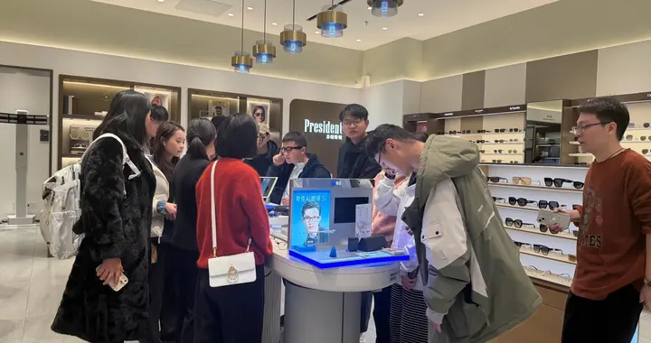 夸克AI眼镜二手溢价飙到5000元，订单排期延至45天后