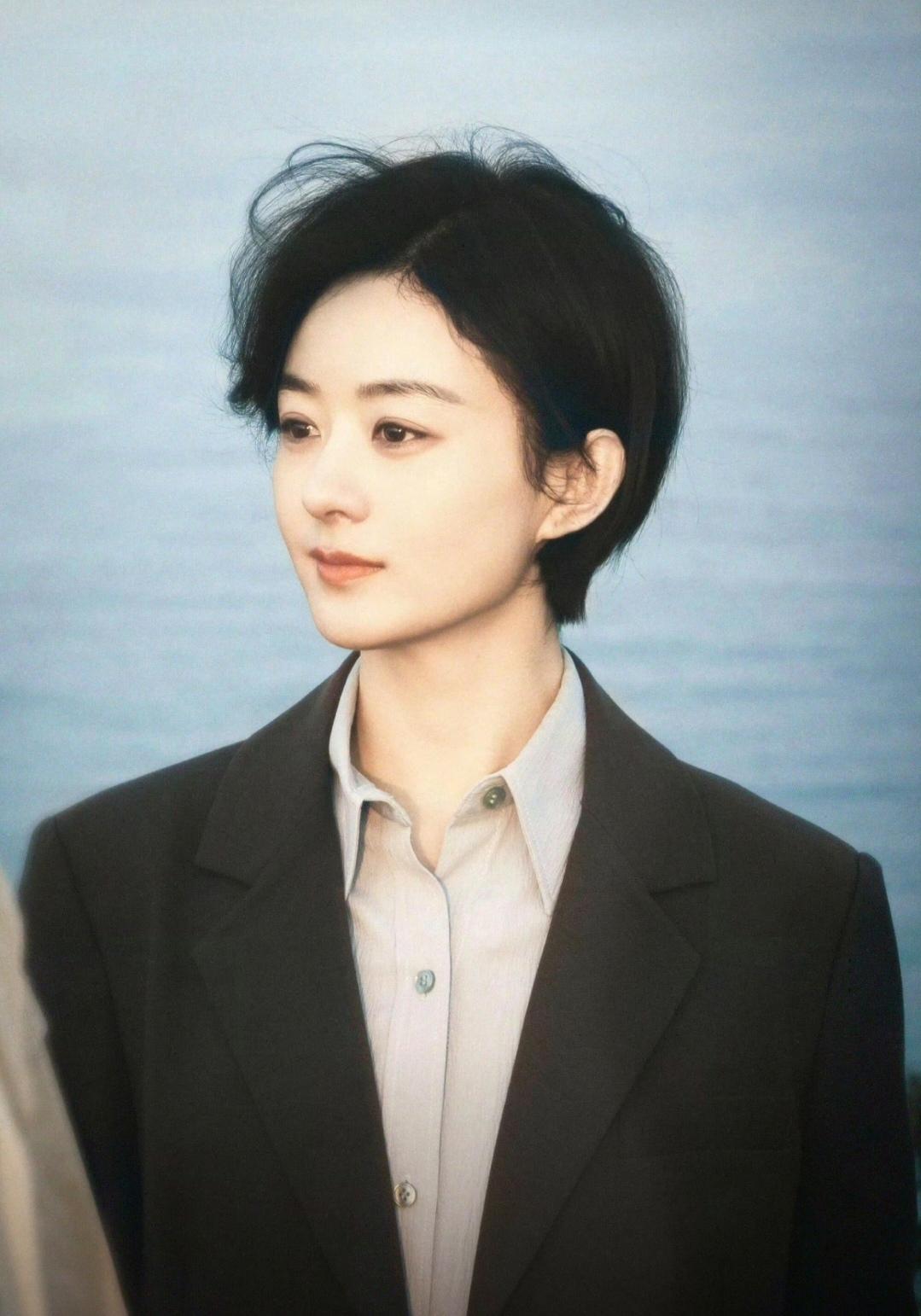 赵丽颖真的很玄学！

演什么题材火什么题材，

这回是年代文里的县城爱情？

看