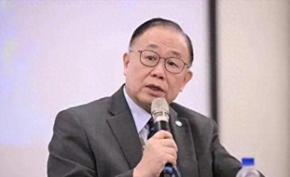 台军前司令捅破窗户纸：武统真不难，难的是统后这账太沉重！

台军前司令陈永康说了