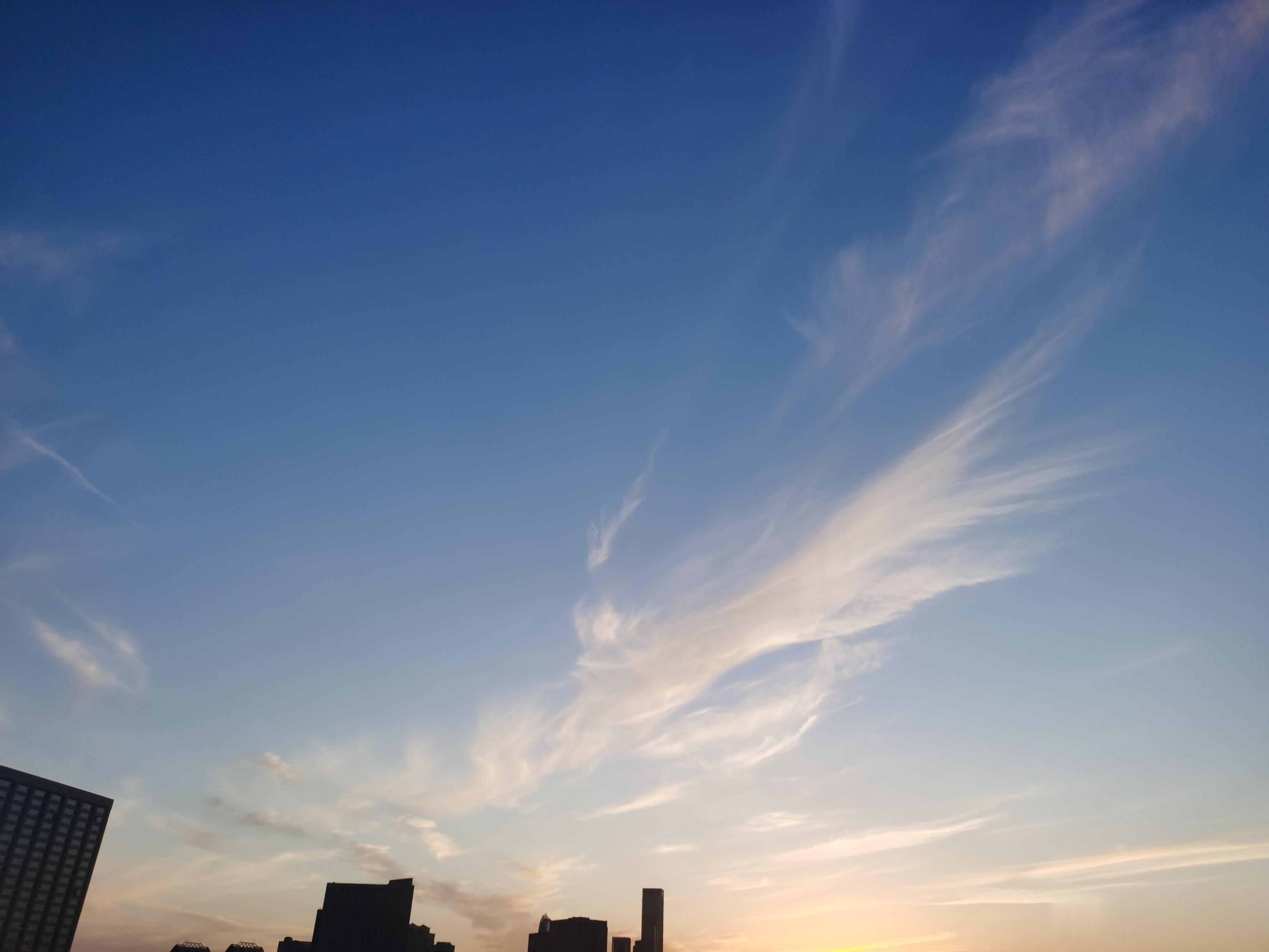 长春的未来，是中国样板城市。我家后面要修地标建筑，可能会繁华，但也挡住了伊通河的