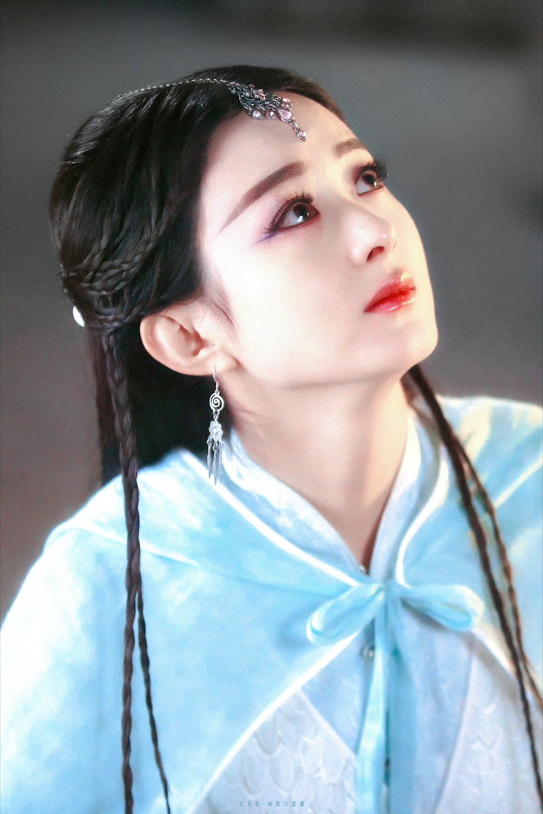 赵丽颖赵丽颖黄和娘 zly纪梵希全球彩妆代言人赵丽颖 "落日溺在云层里银河滑落一
