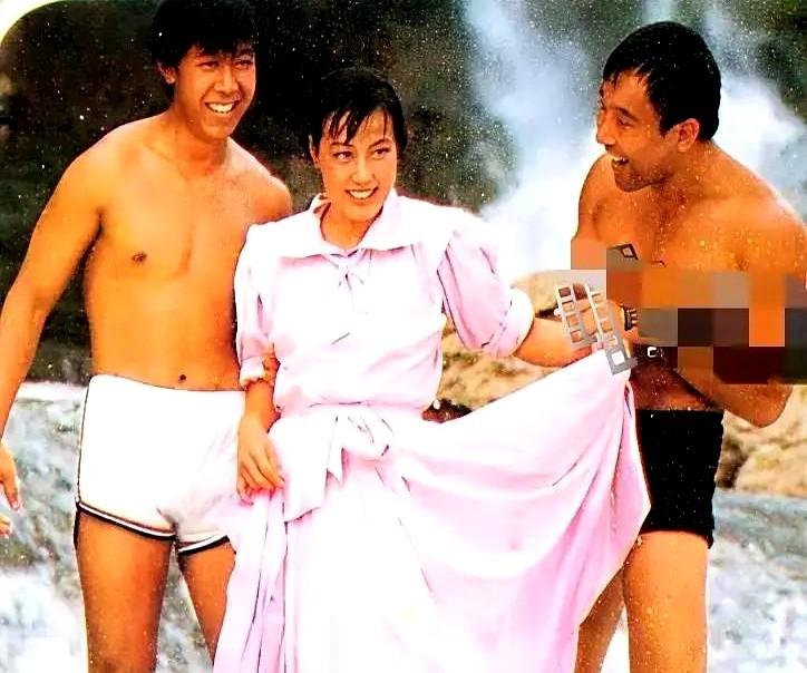 推掉两部赚快钱的戏，倒贴零片酬也要演，同行私下骂她砸饭碗。

原定女主角都试妆了