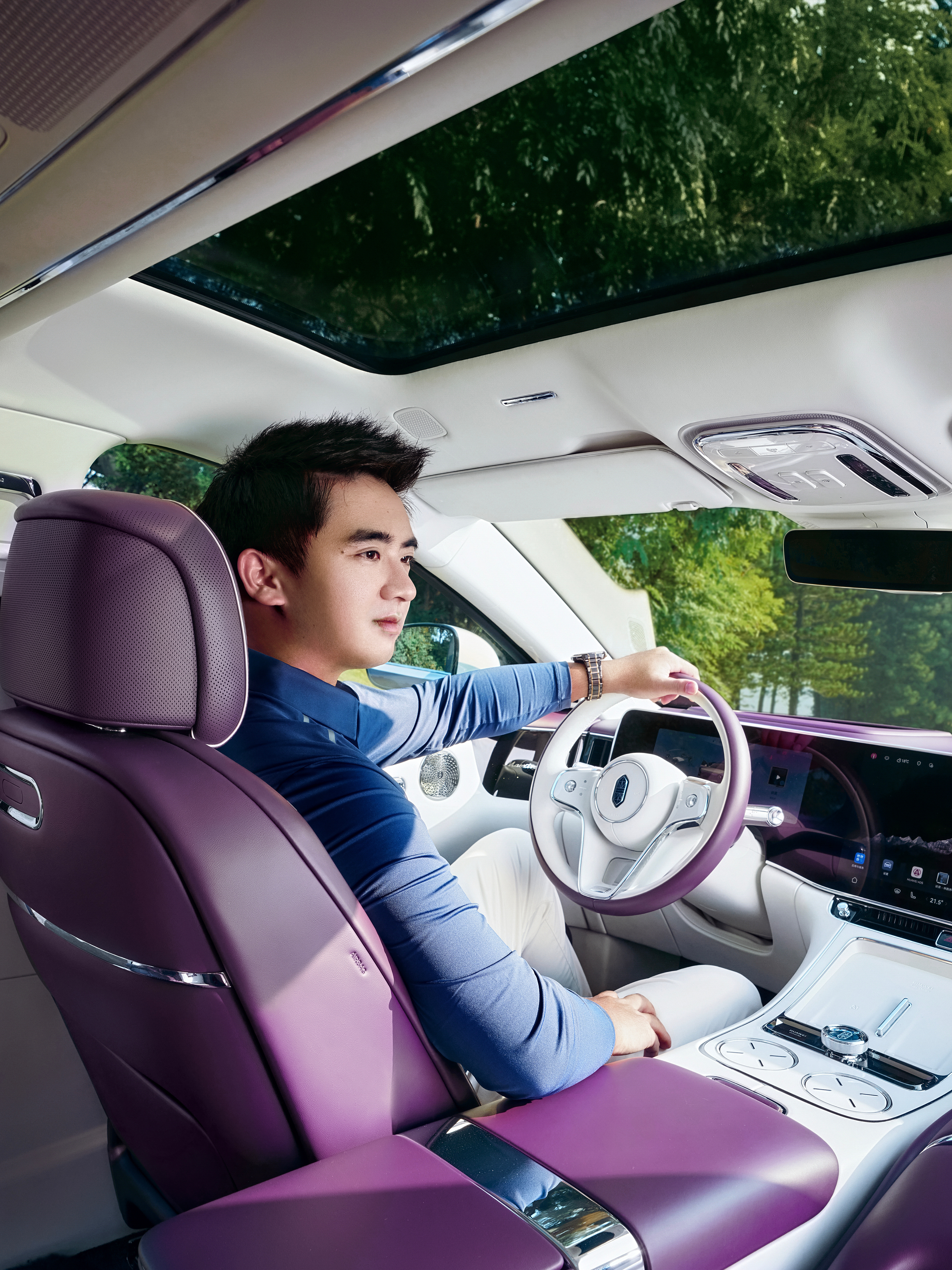 尊界S800高尔夫圈社交新名片 打高尔夫心境与节奏很重要，开车其实也一样。这次新