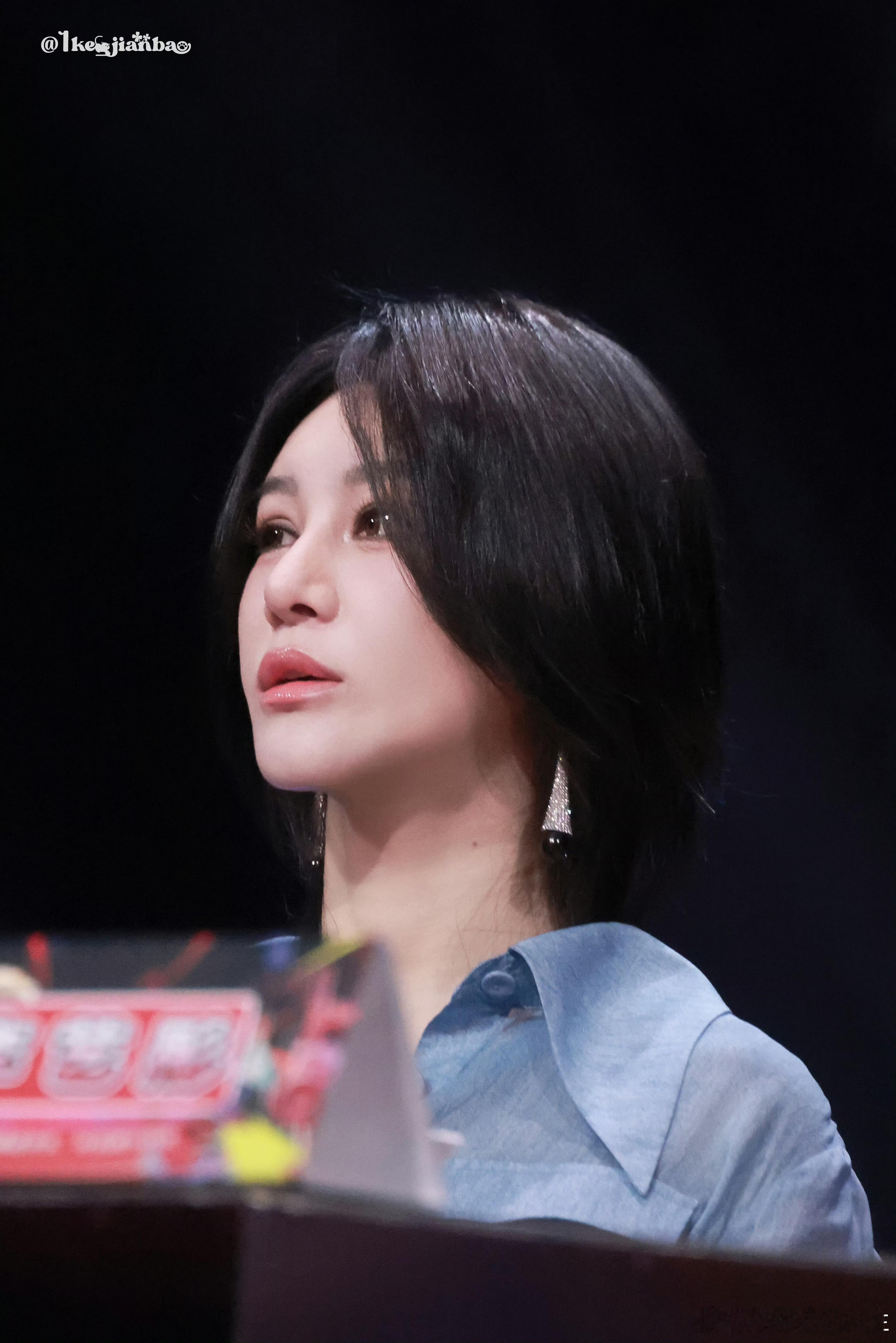 尚雯婕给李佳琦开车技术一个夯尚雯婕给李佳琦开车打十分 尚雯婕这夸人水平我学会了，