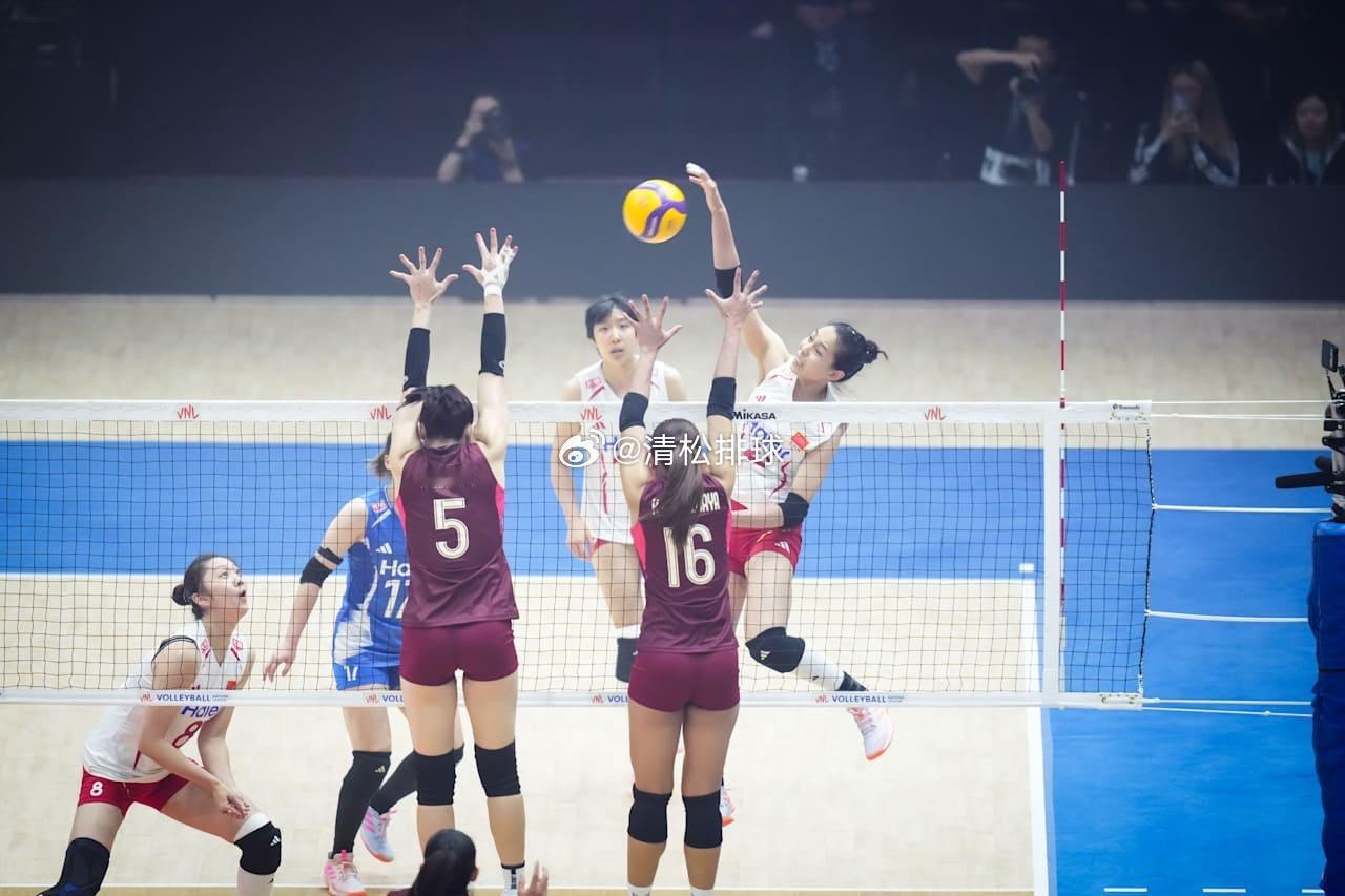 中国女排1-1泰国女排第二局技术统计总得分：24-26进攻：19-20拦网：2-