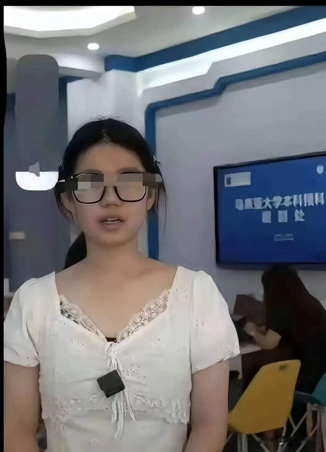 摸 臀男孩父亲郭先生再发声：计划提起反诉！
如果官司赢了，他把赔偿的钱全捐出，