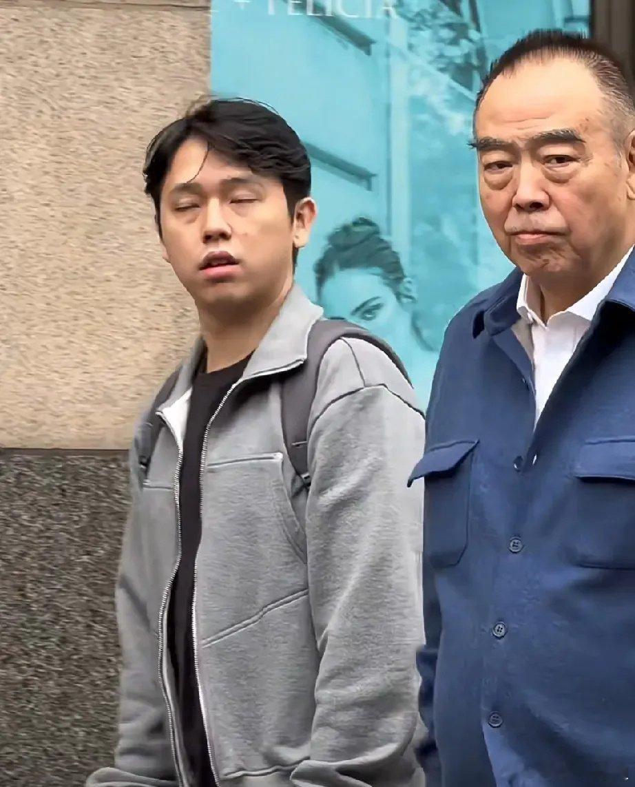 陈凯歌和大儿子陈雨昂同框，原来大儿子更像他！ ​​​