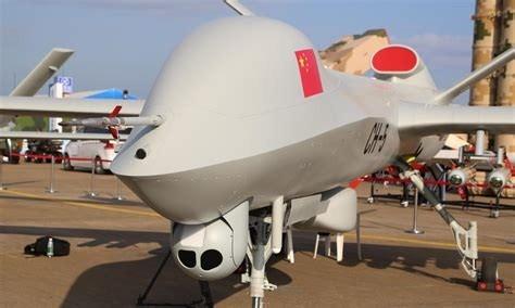 我突然发现：战时国家，与和平国家，心态完全不一样。如今，俄、美均是战时国家。中国