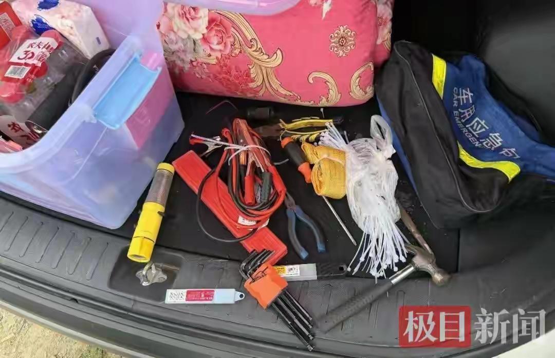 凌晨作案妄图逃脱 蒙面油耗子终落网凌晨作案蒙面藏身。真能躲过警方追查吗？
 （个