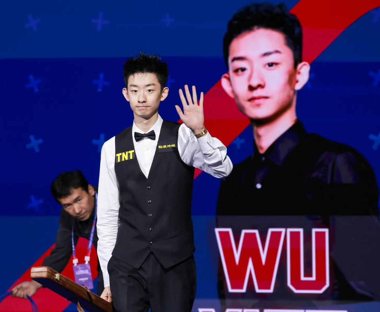 斯诺克世界公开赛，四强产生，中国军团仅剩一名“独苗”，奥沙利文创历史纪录

1、