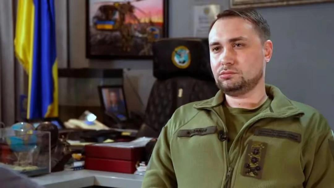 随着俄军加快推进，攻城掠地，乌军的内讧也开始了。乌克兰情报局局长布达诺夫公开指责