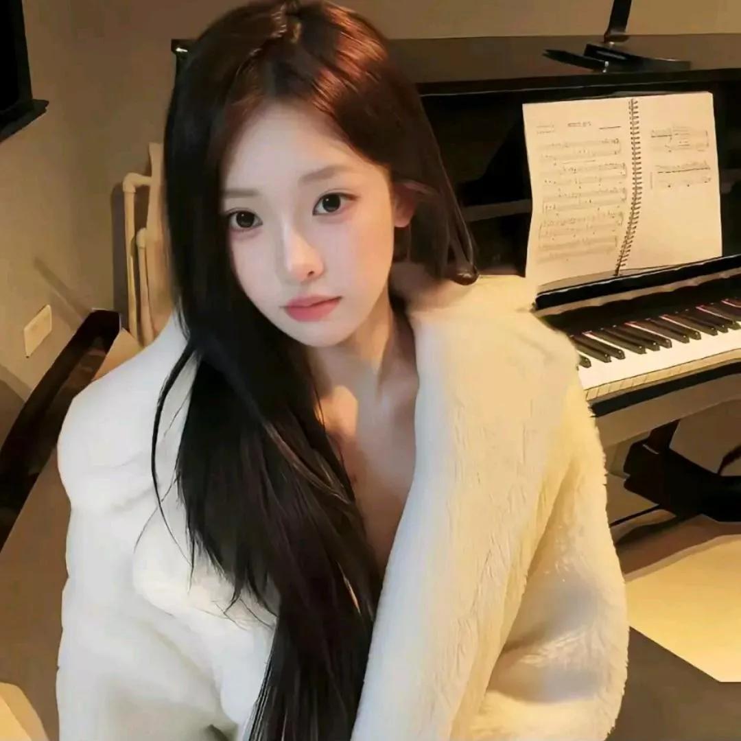 温暖冬日，钢琴与毛绒的完美结合毛绒酷甜照 甜系毛绒写真 毛绒秋日照 毛绒绒治愈系