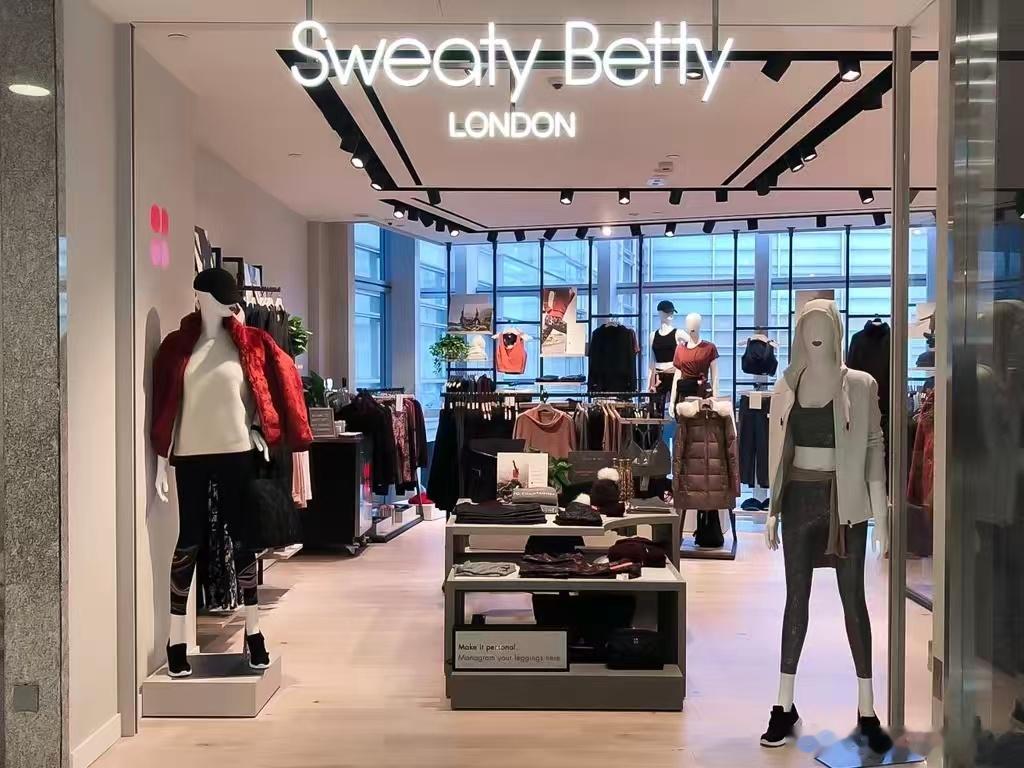 英国高端女性运动服饰品牌Sweaty Betty 终于要在上海开出内地首店了，选