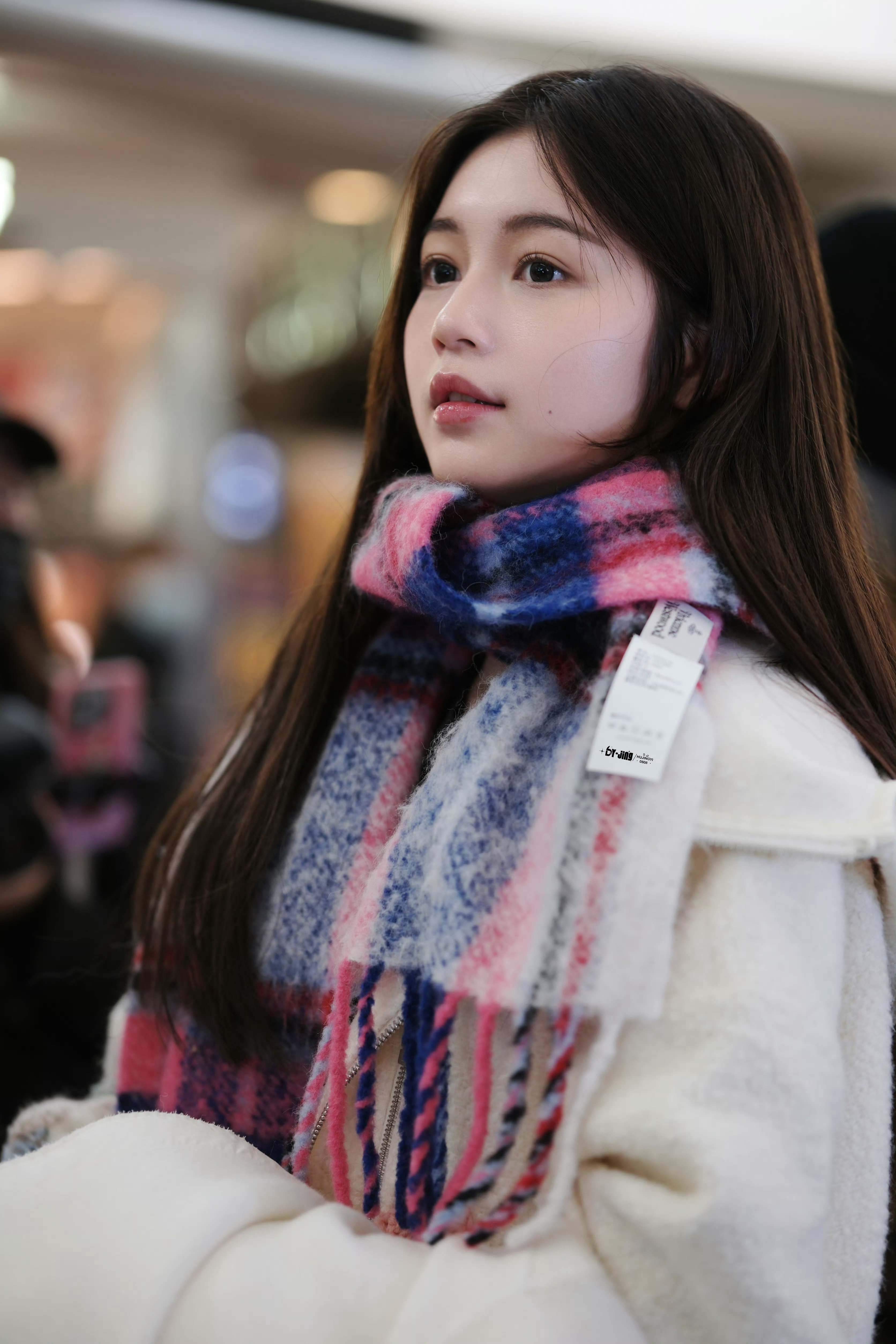 RED抵达香港机场图 今天的RED女团抵达香港机场图胡静怡 李芊语 彭湘蕊 李雨