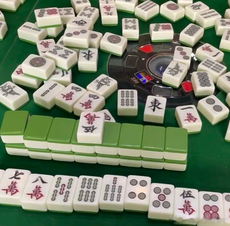 #看春晚的时候都会干什么#那当然是先炫砂糖橘了！！花生瓜子也不能落下～每年看春晚