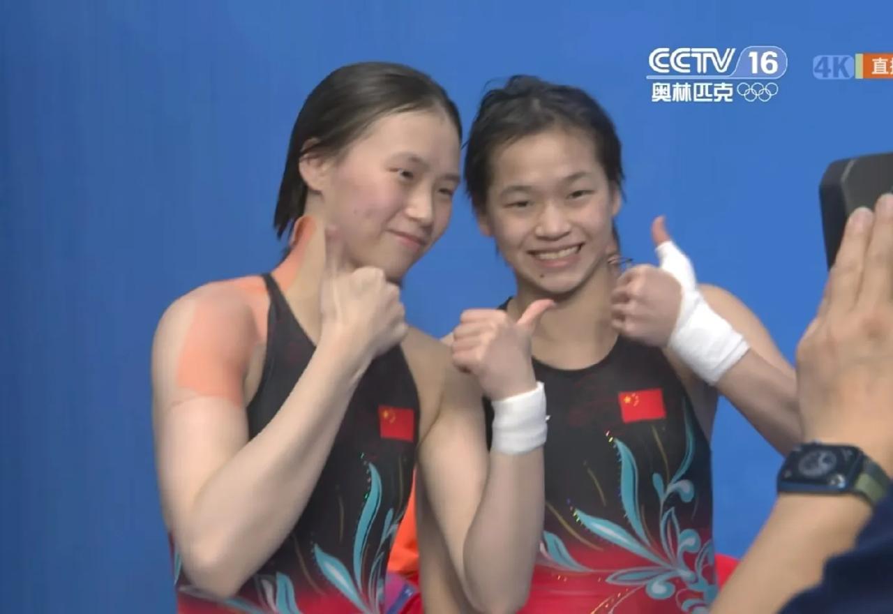 #杭州亚运会# 全红婵207C再次失误，但凭借最后完美一跳拿到亚运会冠军！赛后和