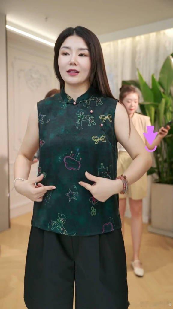 新中式女装在新加坡卖爆了 新加坡华人过年回娘家不知道穿啥？没想到一位杭州老板娘，