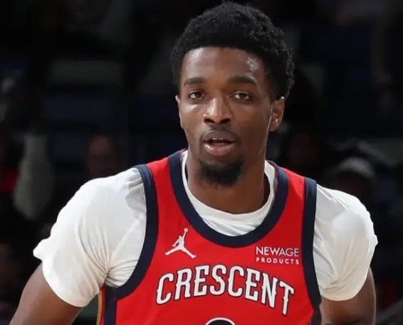 湖人、步行者和活塞等球队近期均对琼斯表达了兴趣。新奥尔良方面要求对方提供重磅资产