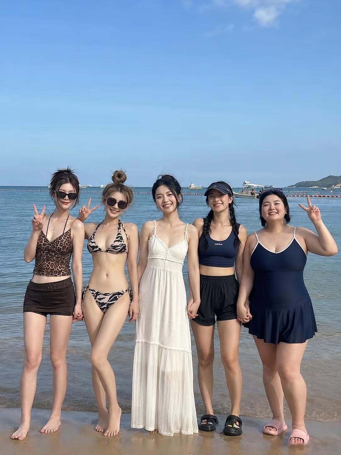 海边拍了一张合影，5个女孩5种身材，谁也没P图[灵光一闪] 
