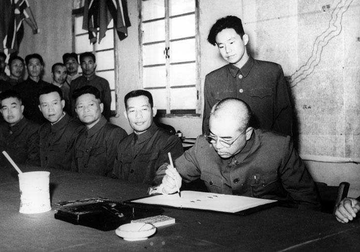 1953年朝鲜停战后，胡宗南在台湾大笑：美国人也打不败彭德怀啊！

1953年7