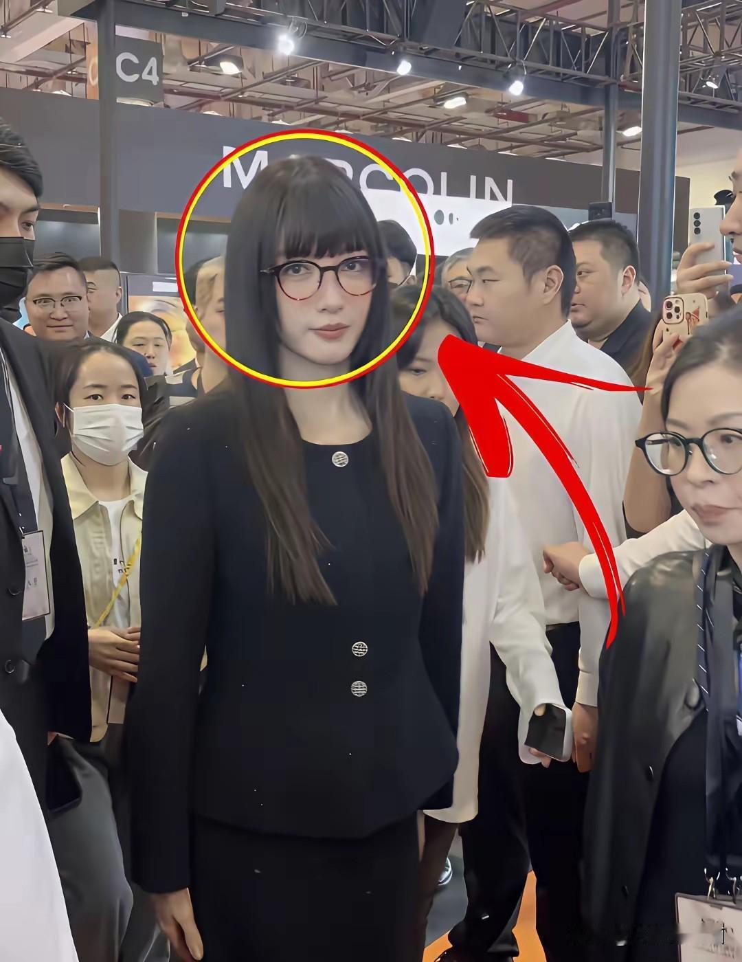 这是江疏影？
原谅我眼拙，确实是没有看出来，江疏影怎么变成这样了？
一开始以为是