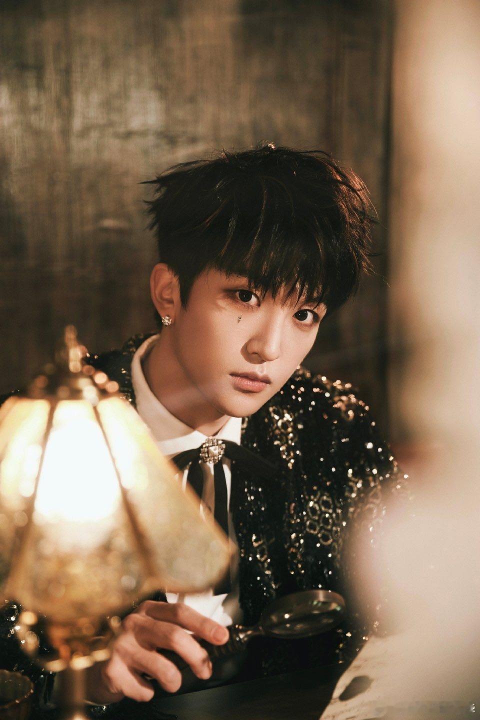 黄子弘凡从sm回来唱跳都起范儿了 SM进修归来解锁唱跳新高度！动作丝滑有力度，节