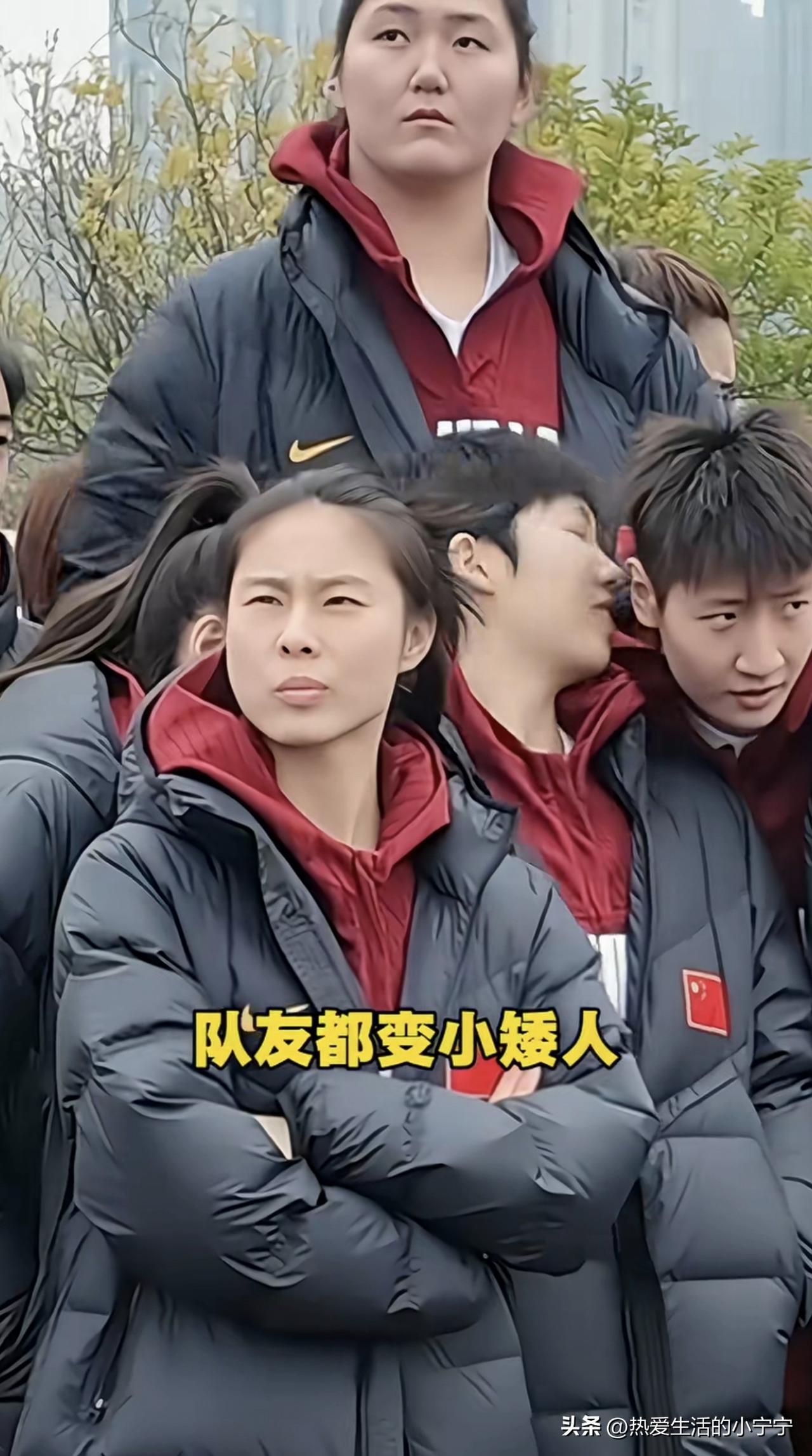 什么叫鹤立鸡群呢？其实这帮“鸡”个子已经很高了。
   张子宇，刘雨彤，韩旭，李