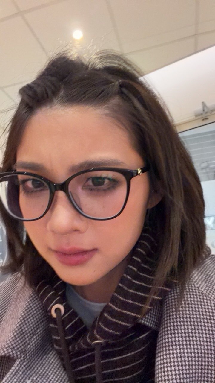 你们猜错了 今天不更新 其实我也没想到今天去给老师当模特了 所以没拍照