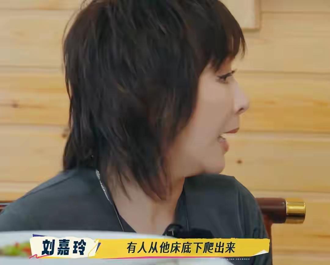 近日，刘嘉玲在《一路繁花2》中爆料刘德华的惊魂遭遇：一名16岁私生饭趁酒店打扫潜