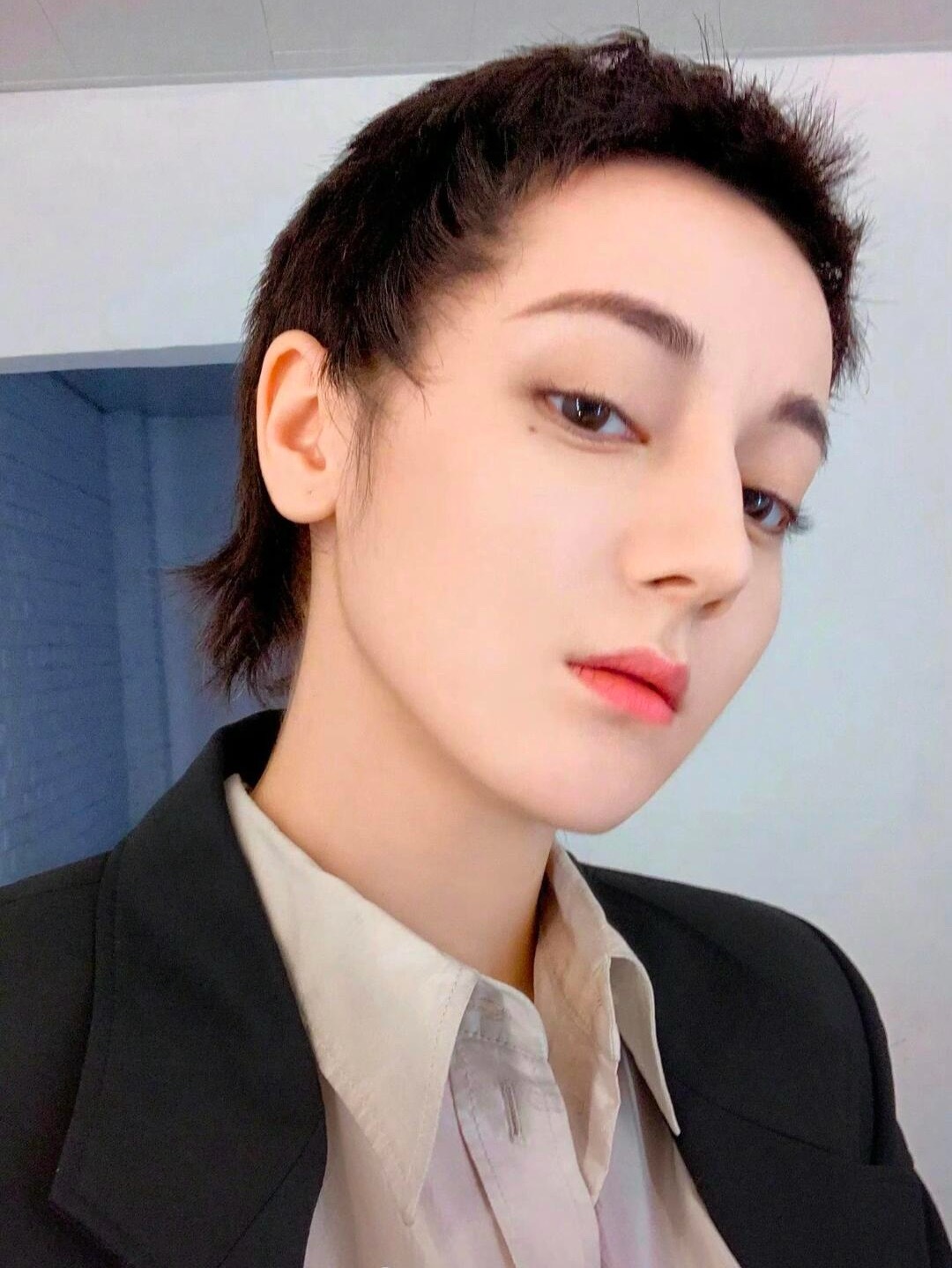 迪丽热巴精致超短发帅是一种感觉无关性别❗️ 