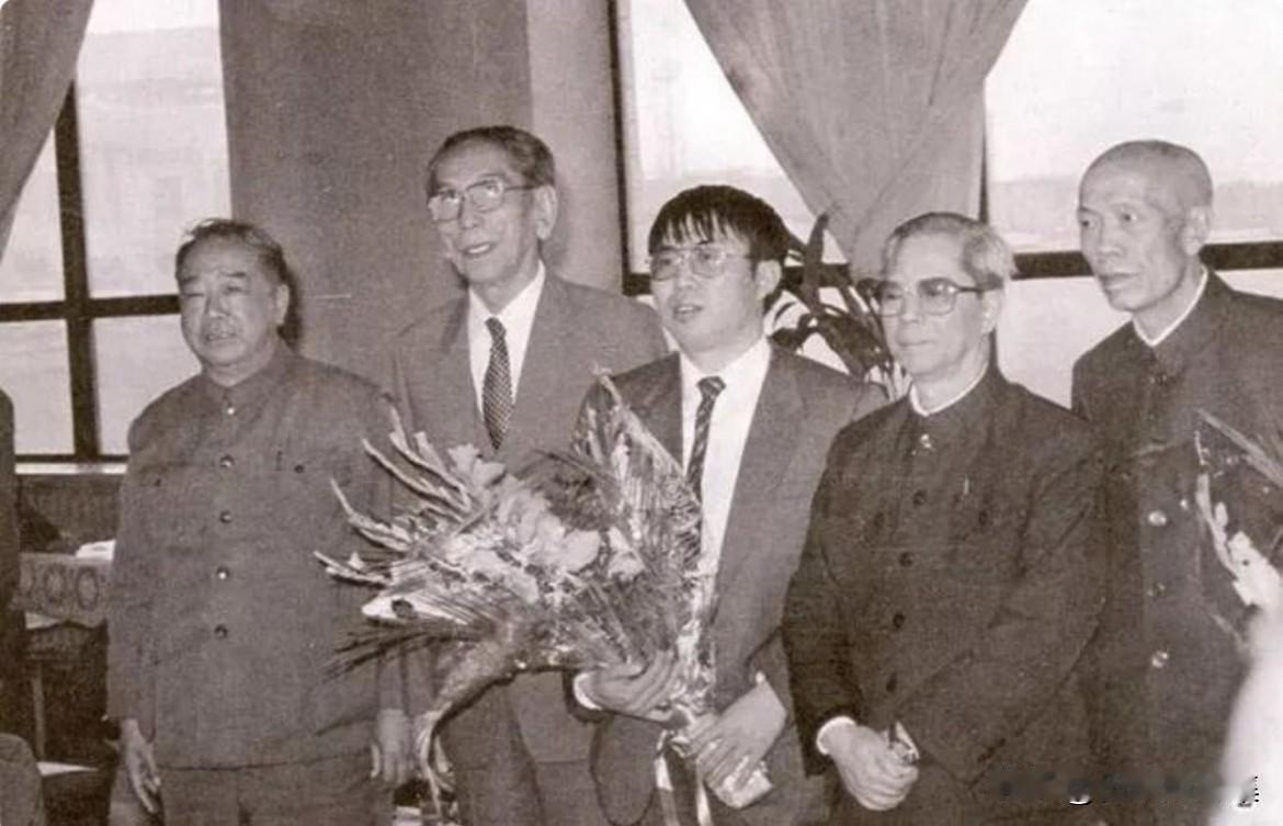 1987年4月30日，第二届中日围棋擂台赛决战中，聂卫平执白对阵日本主将大竹英雄