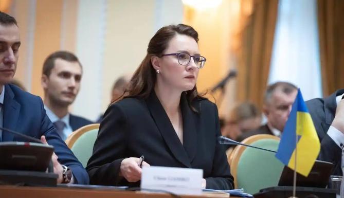 “被美国出卖后，乌克兰不再客气，向美国甩了一巴掌，好响亮的耳光！”当地时间202