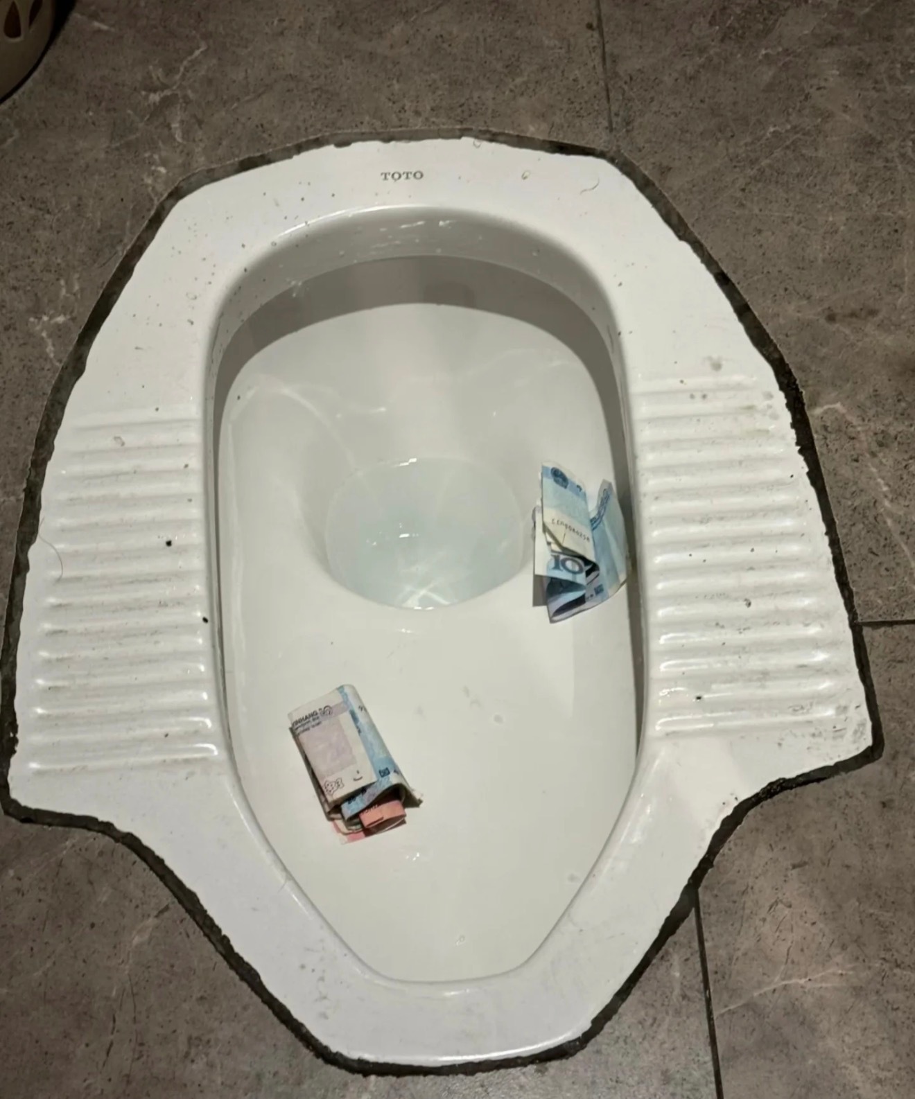这…换你也得稍微犹豫犹豫吧。 
