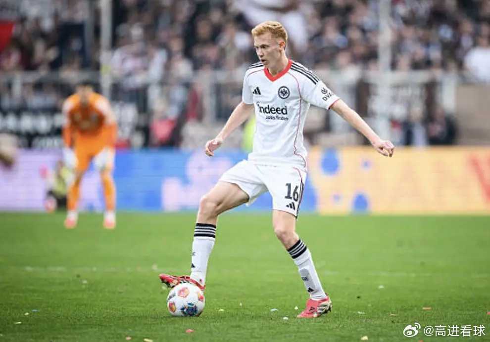 法兰克福中场拉松谈转会：拭目以待，看看今夏是否会有进展胡戈-拉松是法兰克福中场的