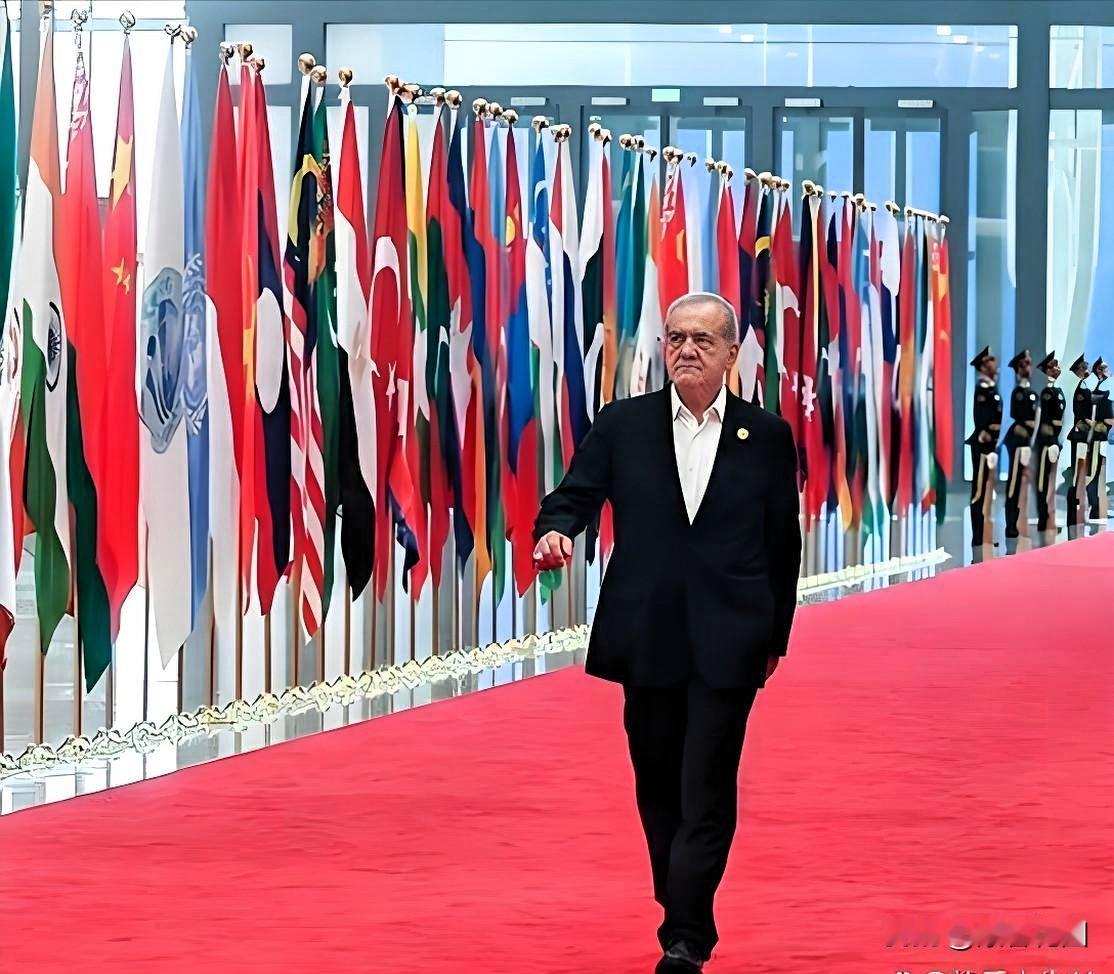 伊朗当众戳穿美国你不过是以色列的小弟，美方哑口无言，美媒直接炸锅！当着全世界的面