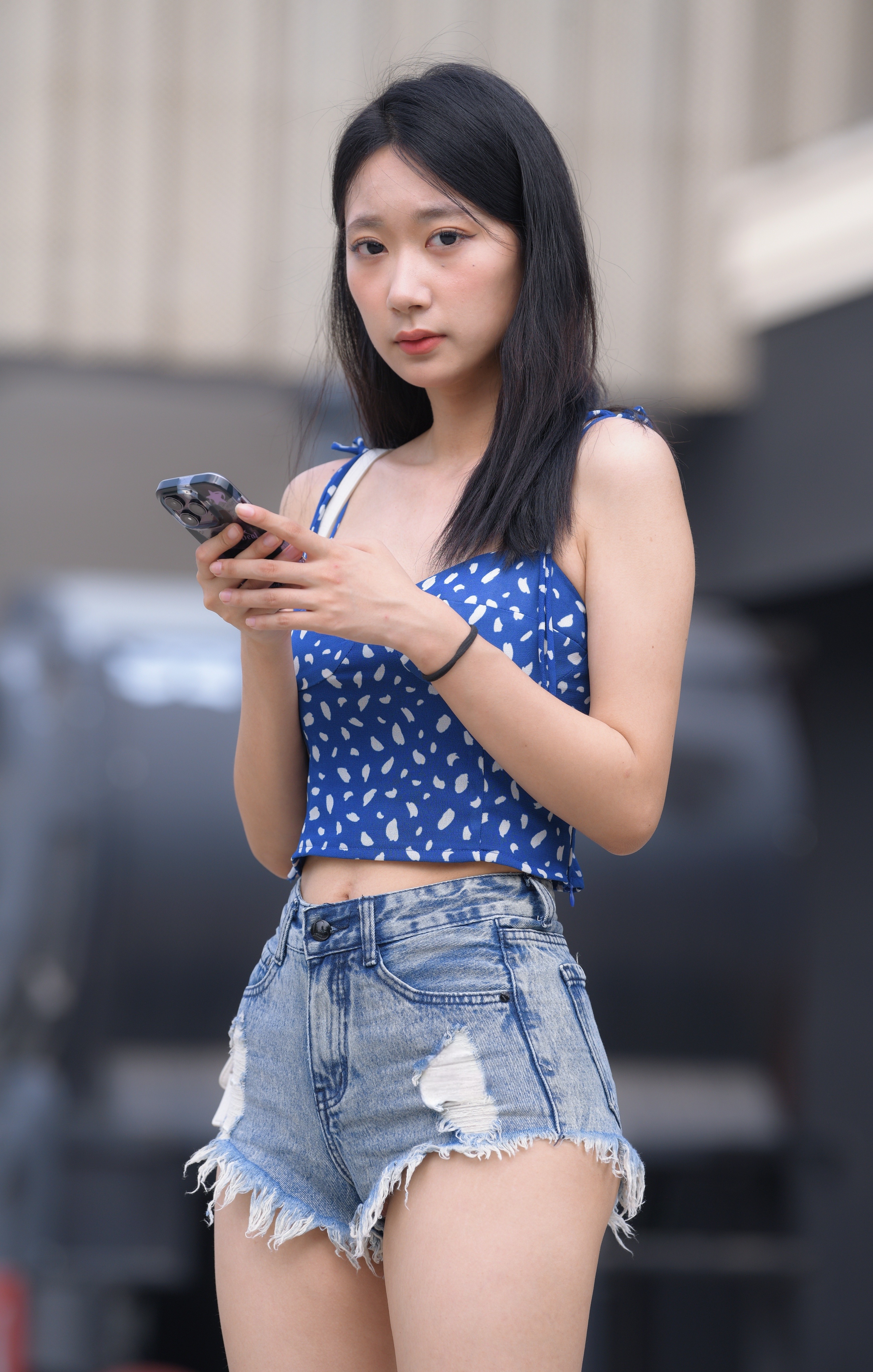 酥娘一搦腰肢袅，回雪萦尘皆尽妙[给力] ​​​