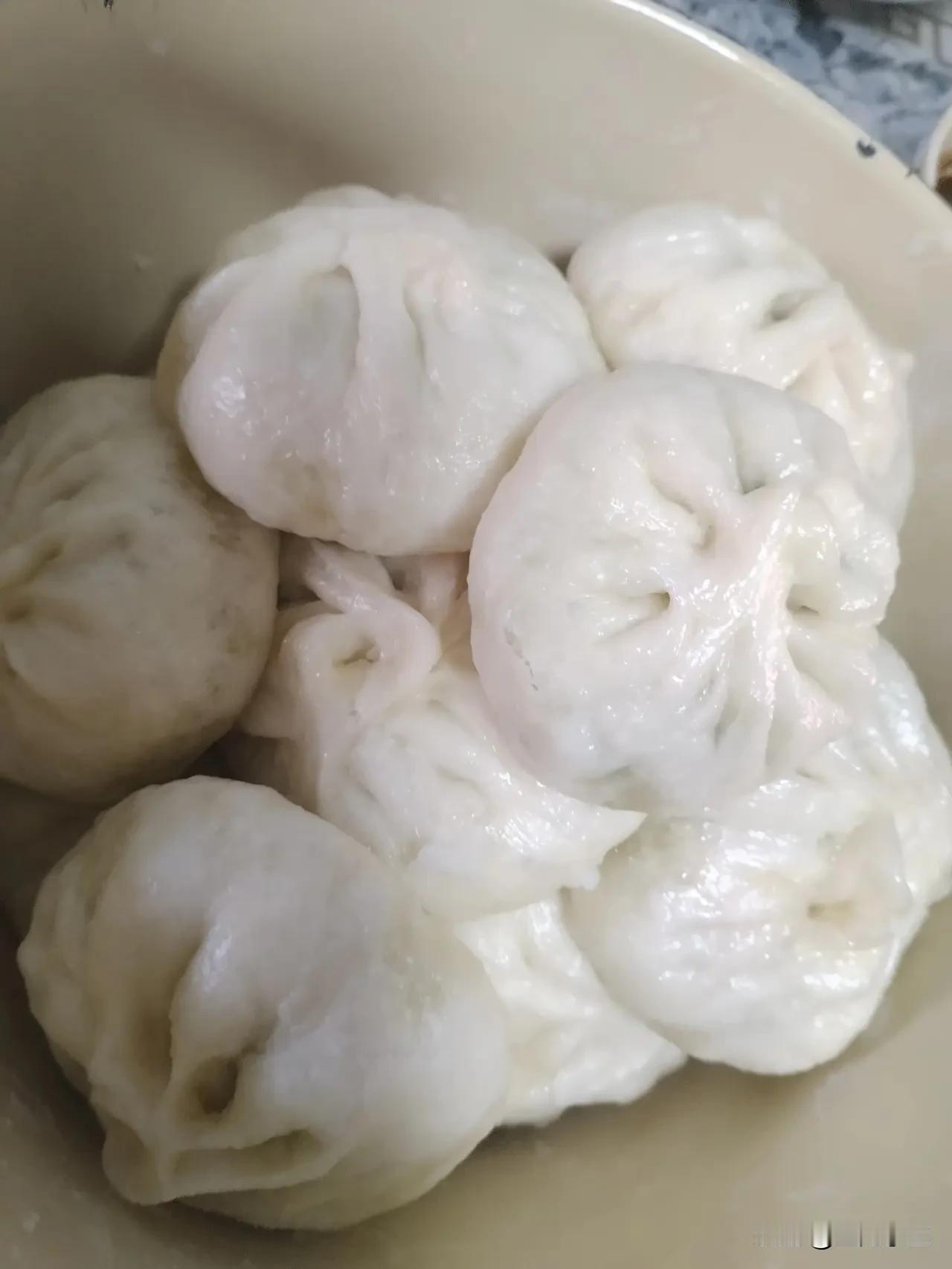 我觉得特别会过日子了，昨天买了一斤韭菜4元钱，兑虾仁鸡蛋炒了一顿。今天又用剩下的