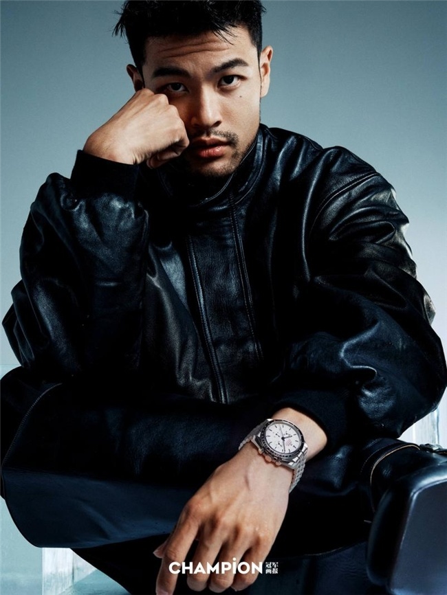 宁忠岩张楚桐任中国体育代表团旗手 米兰冬奥会 中国代表团旗手确认，将由男子速度滑