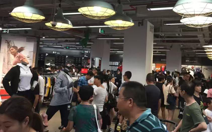 突然发现，身边有钱的朋友也开始追求折扣了，这是消费降级还是理性？

这是昨天和几