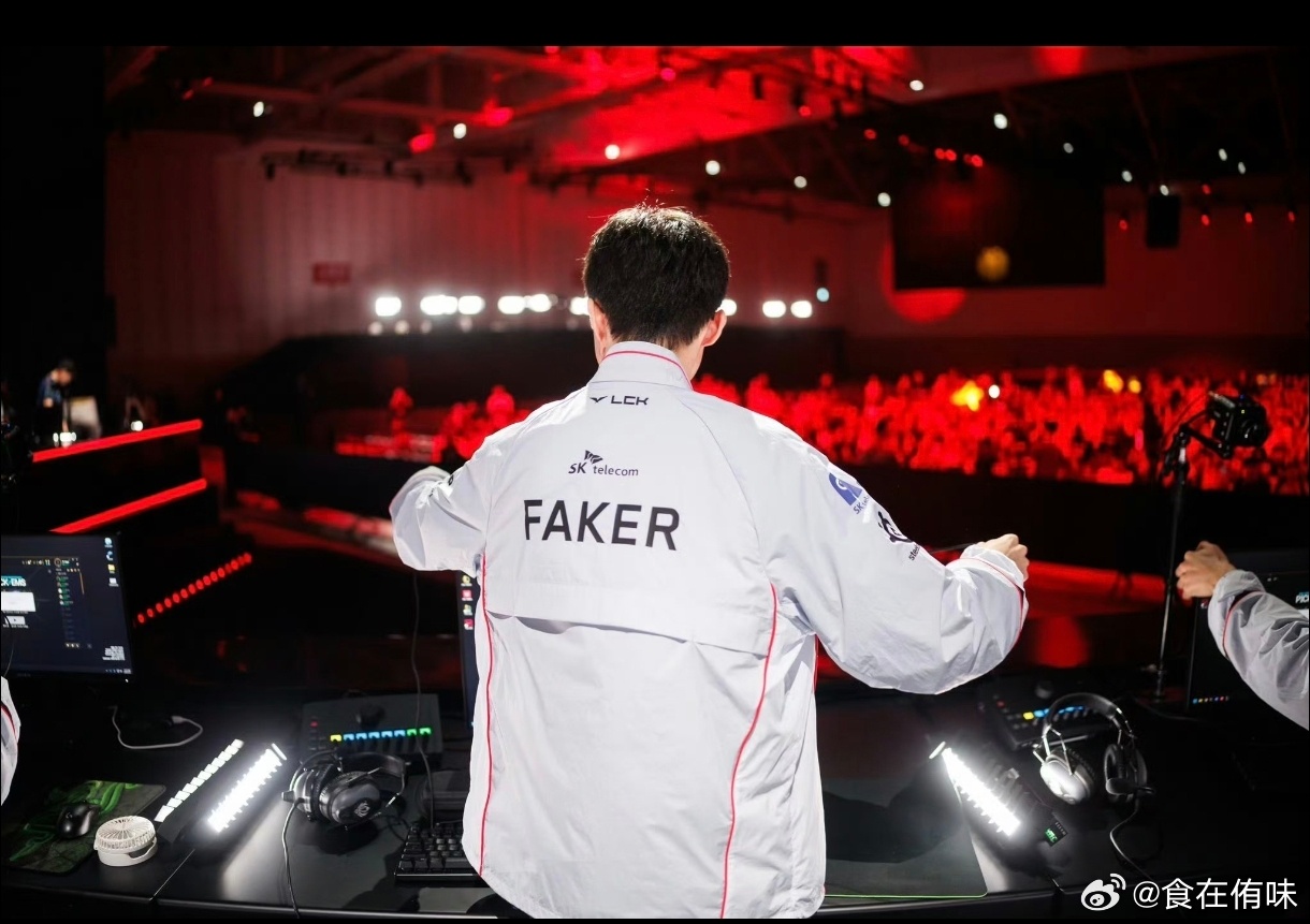 梅西进任意球了李哥也赢了开心的一天！Faker回应MSI100胜T1拿下开门红