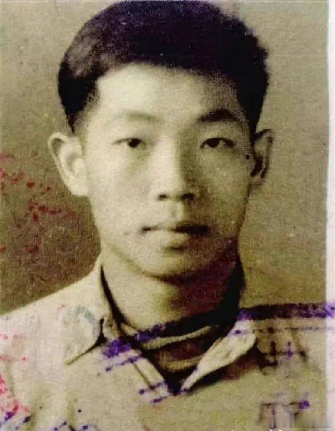 年轻时的袁隆平，也是帅得一批！[米奇比心][米奇比心][赞][赞] ​​​​