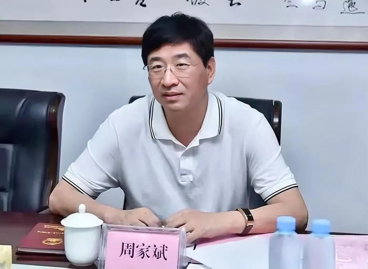 春日之行曾驻足桂林，归来后，耳边便萦绕起诸多关于那片山水的奇闻异事，而让我心生不