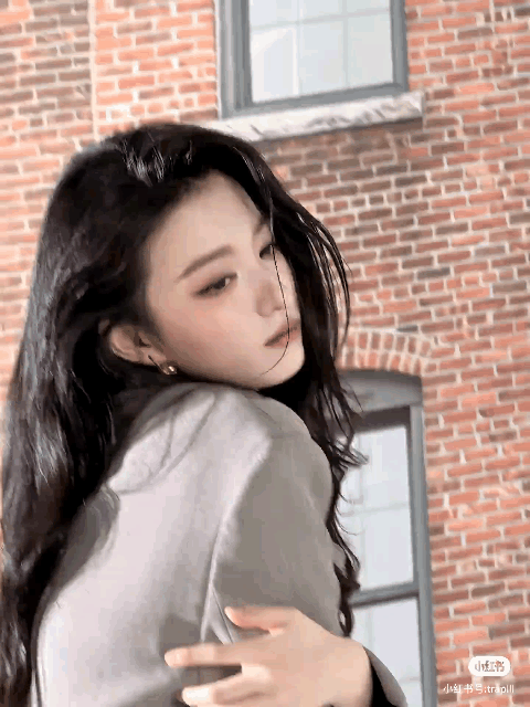 王楚然真的好美啊，只要她颜值不崩，绝对稳坐95第一美。刷到新杂志花絮，感觉唯一内