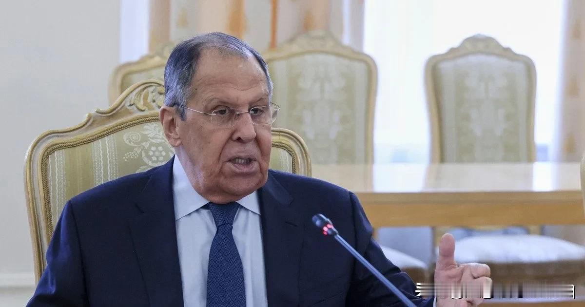 伸进别人的兜里？
一个外国人为别的一个国家决定、并且超过、甚至是违反其《宪法》的