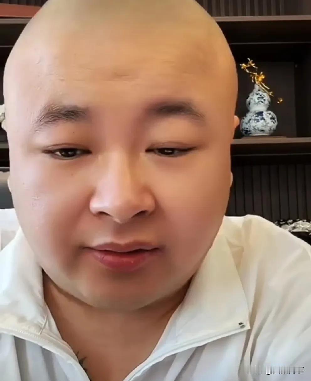 老狗与“八卦粉”切割关系。

           老狗直言自己拥有的都是八卦粉