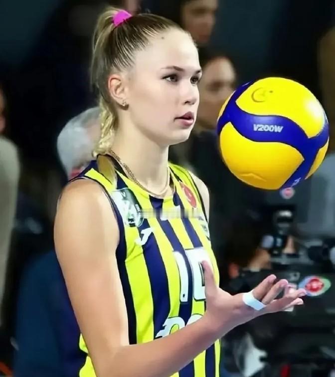 天津女排这次真得认栽了，败在了小彩娃的手上。排超上海队以3-2的成绩战胜了天津队