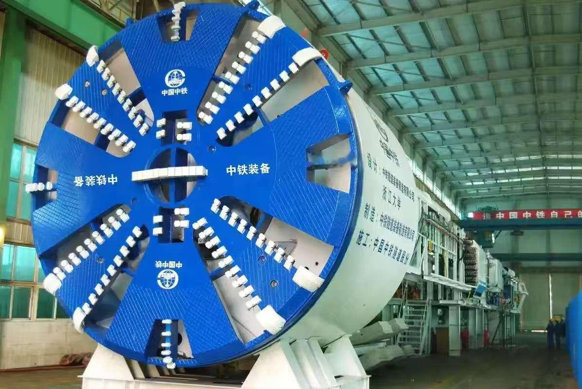 广州南沙港两台盾构机没发货，印度没付尾款，海关不放行。

这事不吵不闹，就搁那儿