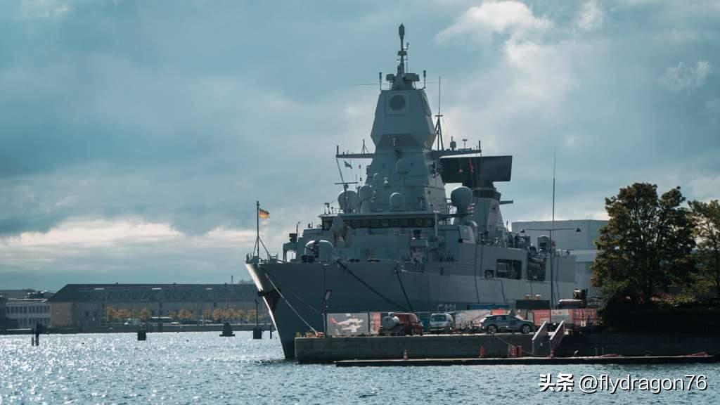 🇩🇪德国海军护卫舰“汉堡号”（F220）隶属于北约常备海军第一大队（SNMG